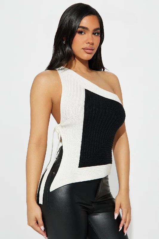 Moment In Time Sweater Top - Black/White