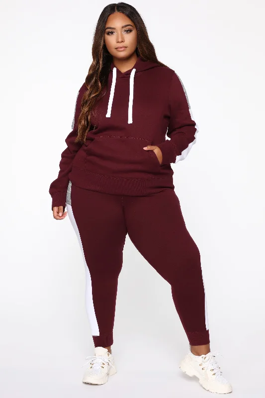 Analissa Pullover Hoodie - Maroon