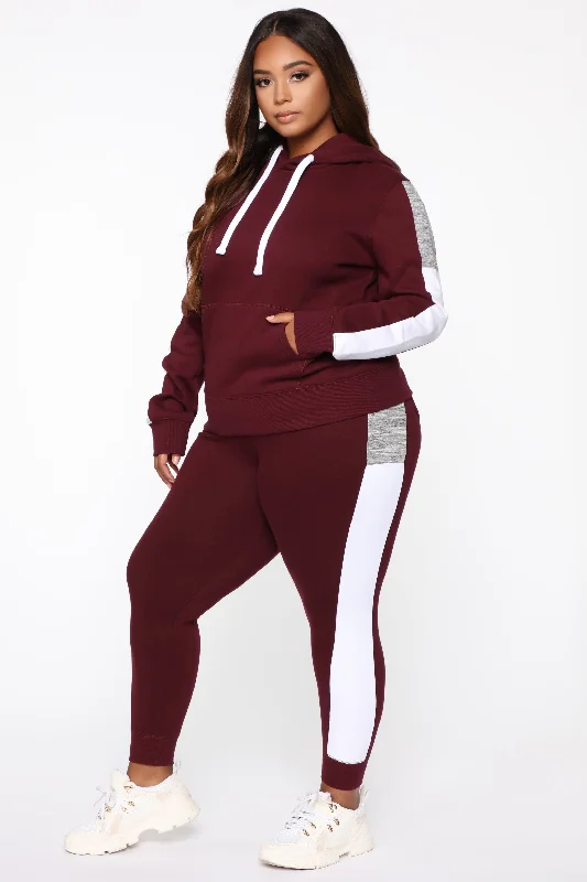 Analissa Pullover Hoodie - Maroon